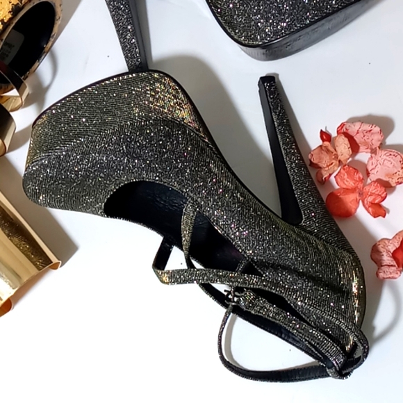 "OFFICE London" Shimmery Crisscross Strappy Round Toe Party Festive Heels - Picture 11 of 12